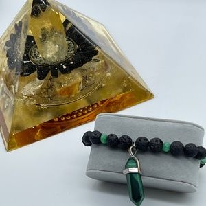 Black Aromatherapy Beaded Bracelet with Green Malachite Drop